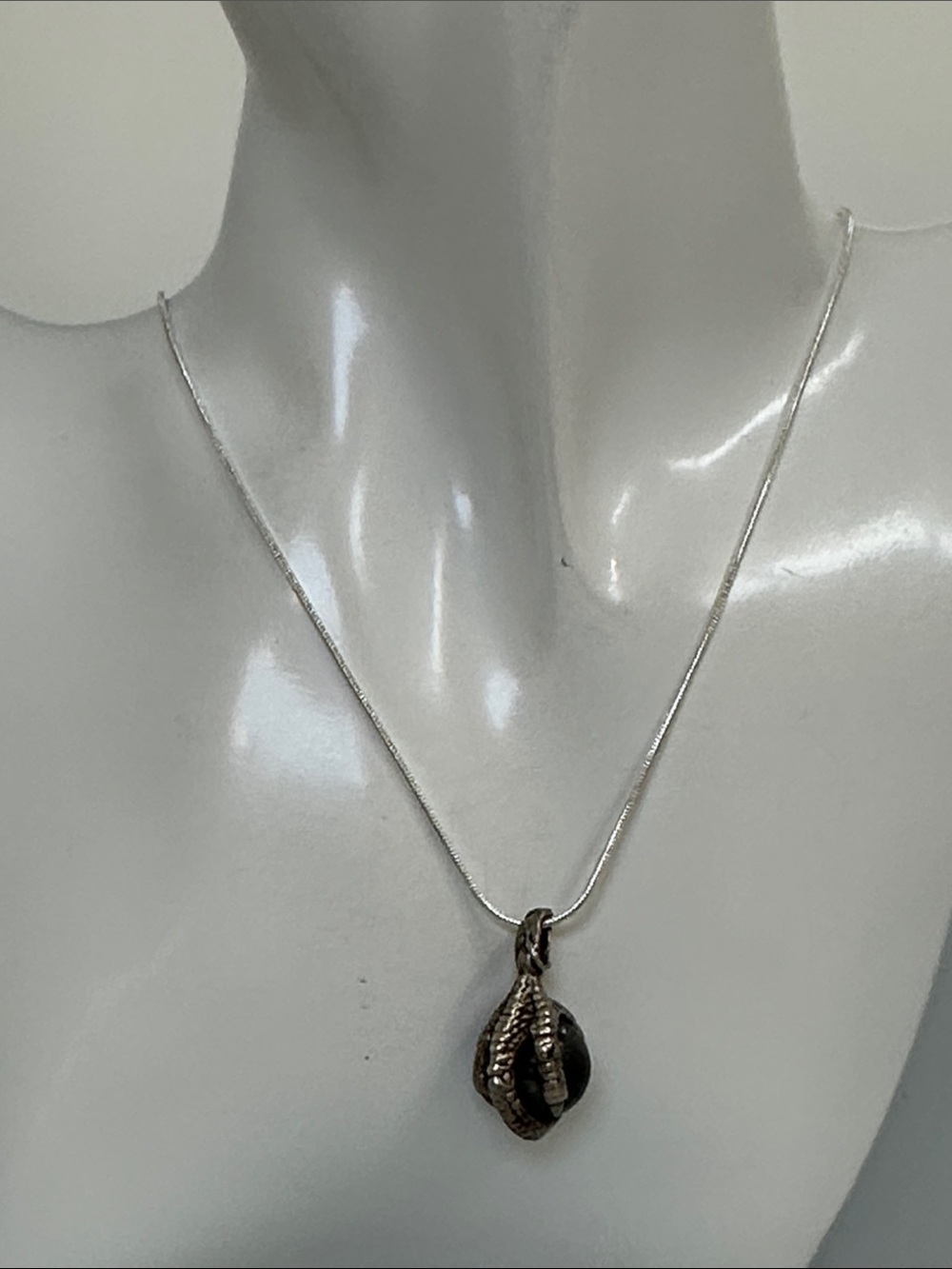 Elegant 925 Sterling Silver-black agate Pendant Necklace